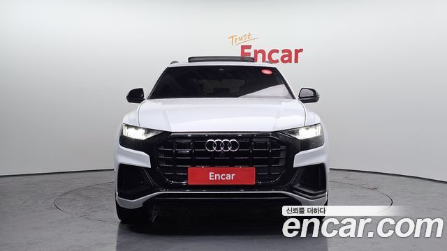 Audi Q8 55 TFSI Quattro Premium - фото 2