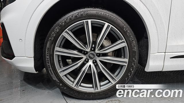 Audi Q8 55 TFSI Quattro Premium - фото 4