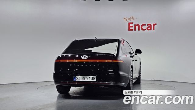 Hyundai Grandeur GN7, гибрид Calligraphy - фото 3