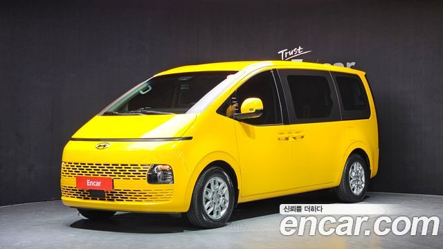Hyundai Staria Tourer 11-Seater Modern - фото 0