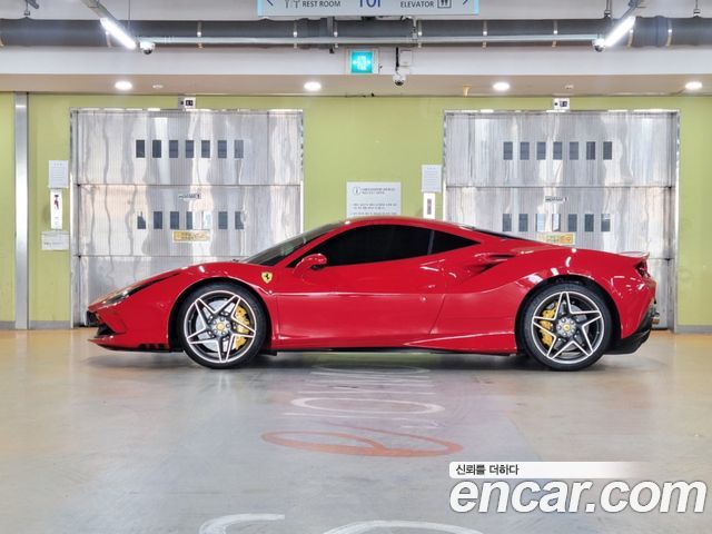 Ferrari F8 3.9 V8 - фото 1