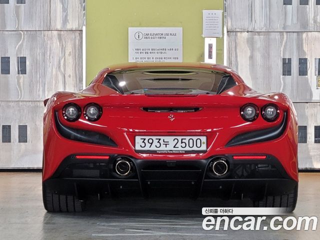 Ferrari F8 3.9 V8 - фото 3