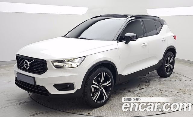 Volvo XC40 B4 R-Design - фото 2
