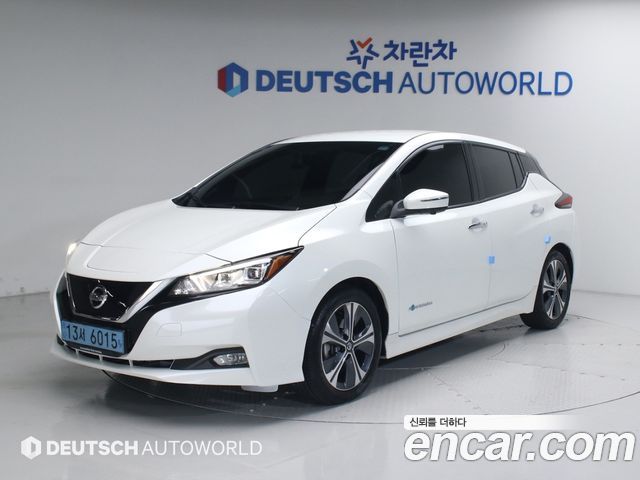 Nissan Leaf ZE1 EV SL - фото 0