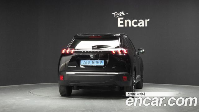 Peugeot 2008 2-го поколения EV GT - фото 3