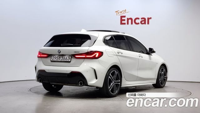 BMW 1-Series F40 120i M Sports - фото 1