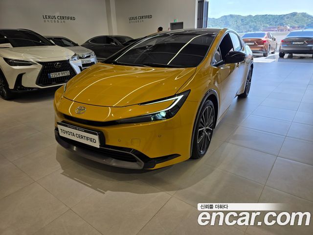 Toyota Prius 5-го поколения 2.0 XLE - фото 0