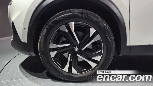 Peugeot 2008 2-го поколения EV GT - фото 4