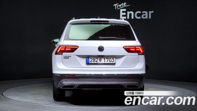 Volkswagen Tiguan 2.0 TDI Prestige - фото 3