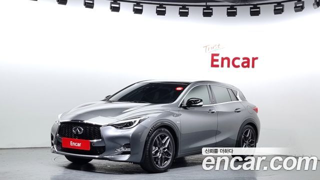 Infiniti Q30 2.0 Sport Essential - фото 0
