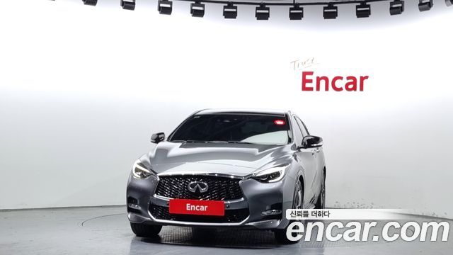 Infiniti Q30 2.0 Sport Essential - фото 2