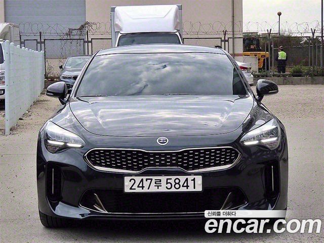 Kia Stinger 2.5 AWD Platinum - фото 0