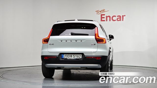 Volvo XC40 B4 Ultimate Bright - фото 3