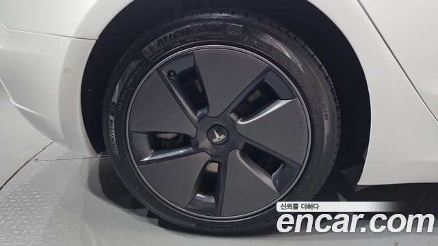 Tesla Model 3 RWD - фото 4
