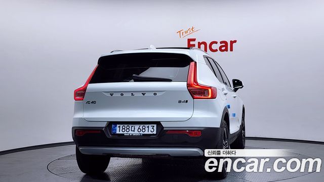 Volvo XC40 B4 Inscription - фото 1