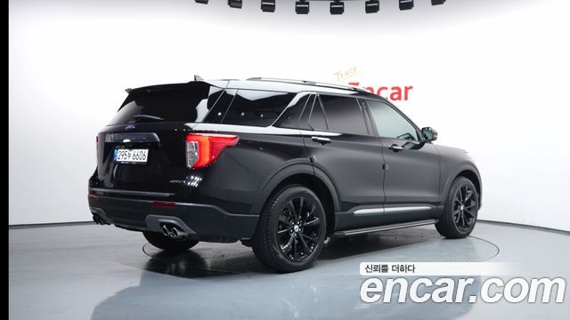 Ford Explorer 6-го поколения 3.0 Platinum 4WD - фото 1