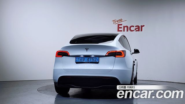 Tesla Model Y RWD - фото 3