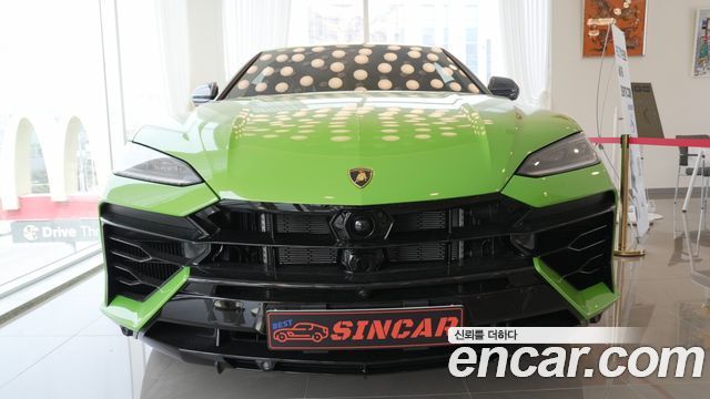 Lamborghini Urus 4.0 V8 SE - фото 1