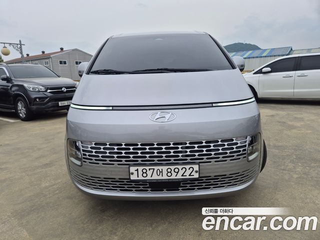 Hyundai Staria Tourer 9-Seater Modern - фото 1