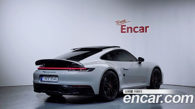 Porsche 911 Carrera 4 GTS - фото 1