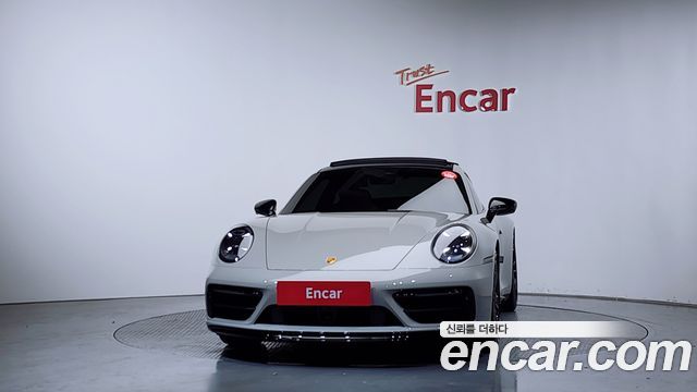 Porsche 911 Carrera 4 GTS - фото 2