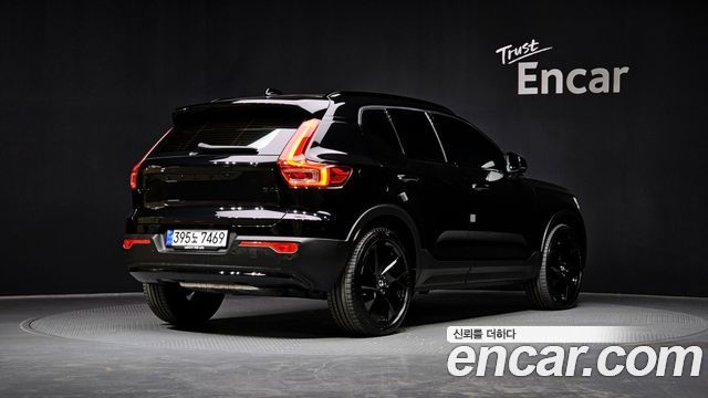 Volvo XC40 B4 Black Edition - фото 1