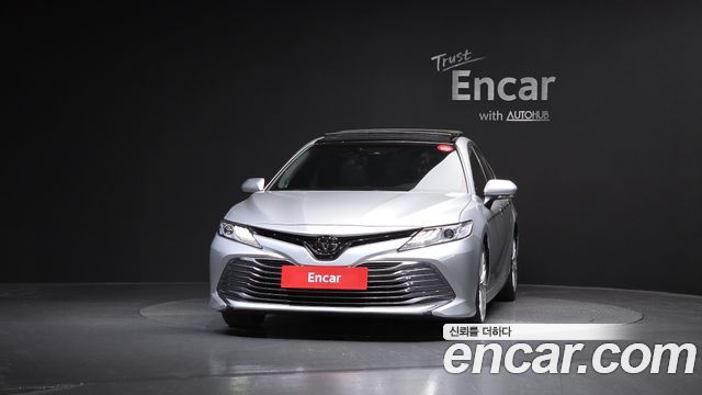 Toyota Camry XV70 2.5 - фото 2