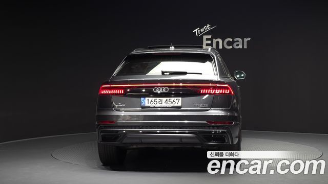Audi Q8 55 TFSI Quattro Premium - фото 3