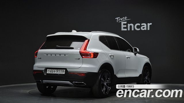 Volvo XC40 T4 Inscription - фото 1
