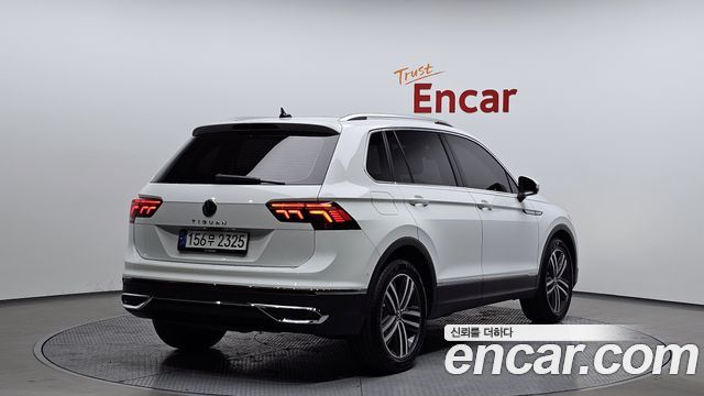 Volkswagen Tiguan 2-го поколения 2.0 TDI Prestige - фото 1