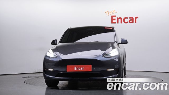 Tesla Model Y Standard Range RWD - фото 2