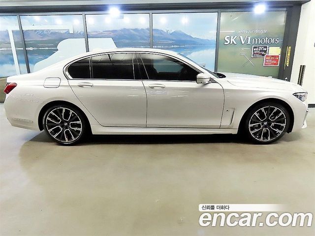 BMW 7-Series G11 740i M Sport - фото 2