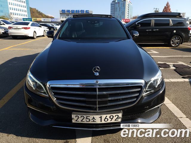 Mercedes-Benz E-Class W213 E450 4MATIC Exclusive - фото 0