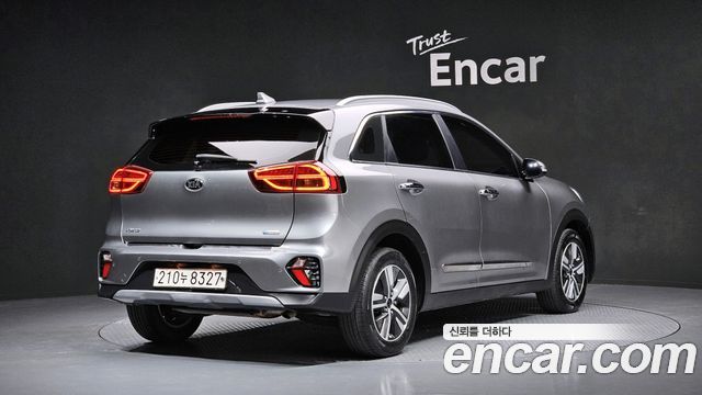 Kia Niro Новый 1.6 HEV Prestige - фото 1