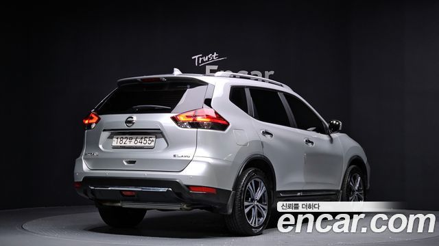 Nissan X-Trail 2.5 4WD - фото 1