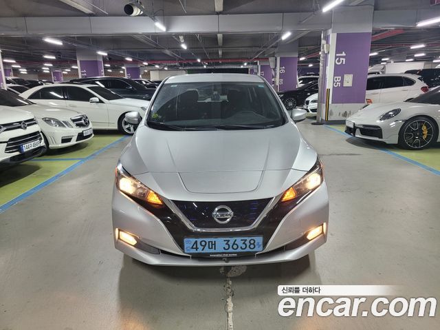 Nissan Leaf ZE1 EV S - фото 0
