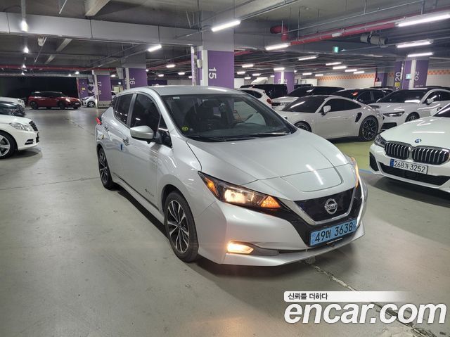 Nissan Leaf ZE1 EV S - фото 1