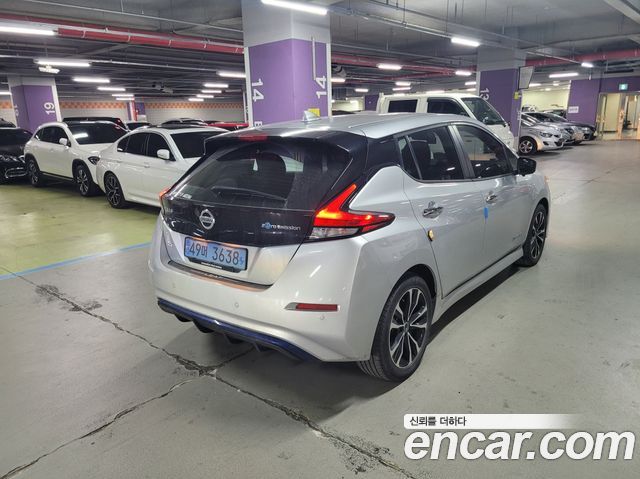 Nissan Leaf ZE1 EV S - фото 3