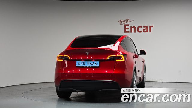 Tesla Model Y RWD - фото 2