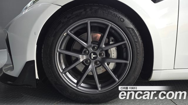 Tesla Model 3 Long Range AWD - фото 4