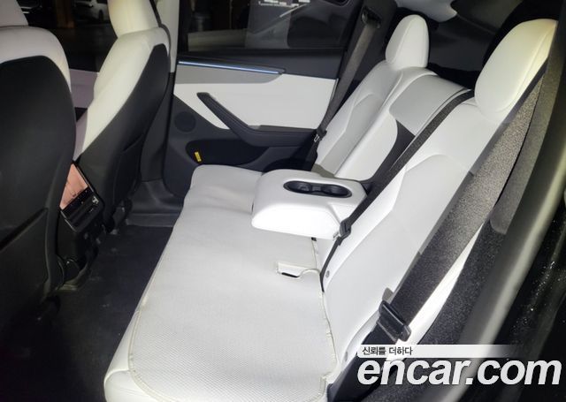Tesla Model Y Long Range AWD - фото 4