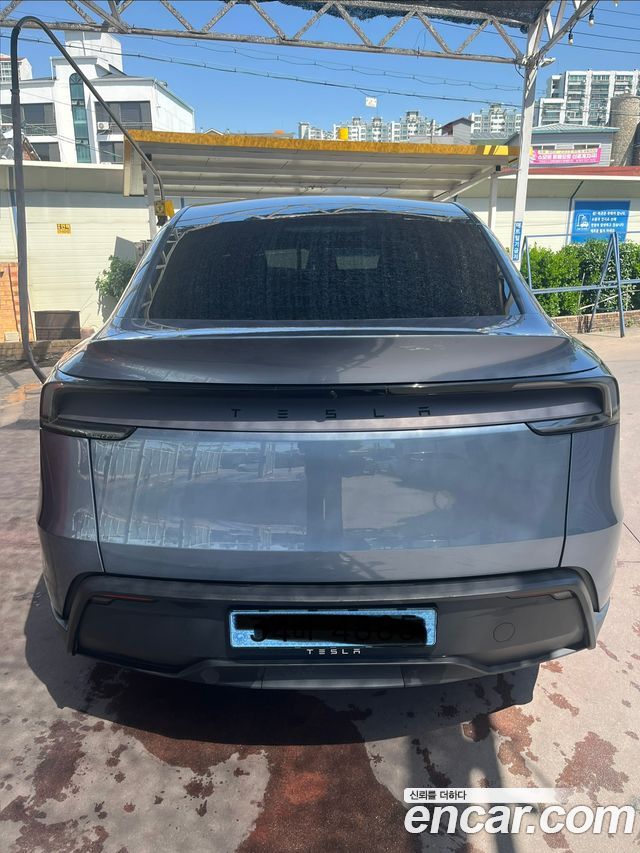 Tesla Model Y RWD - фото 2