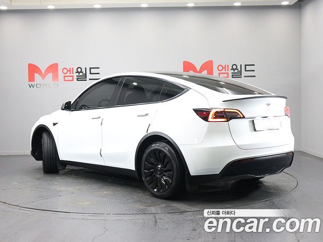 Tesla Model Y RWD - фото 3