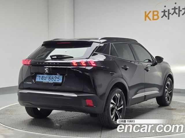 Peugeot 2008 2-го поколения EV Allure - фото 2