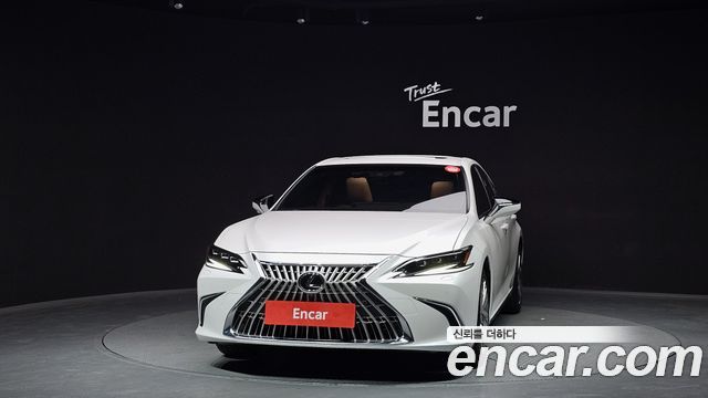 Lexus ES 7-го поколения Executive - фото 2