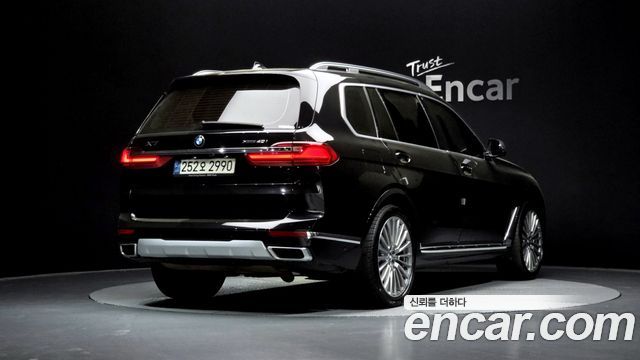 BMW X7 G07 xDrive 40i Design Pure Excellence 6-Seater - фото 1