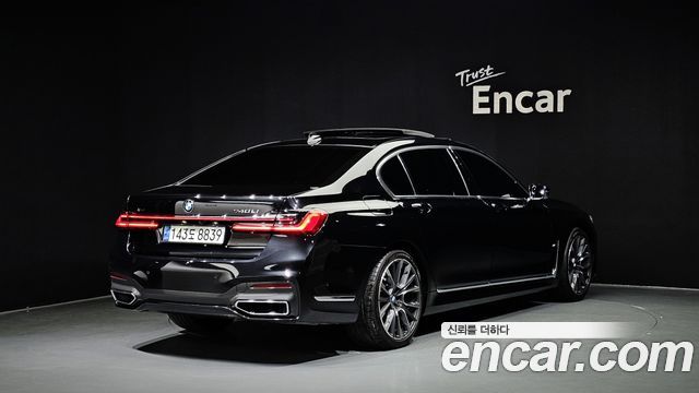 BMW 7-Series G11 740Li xDrive M Sport Package - фото 1