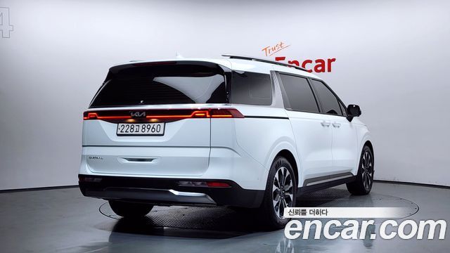 Kia Carnival 4-го поколения 9-Seater Signature - фото 1