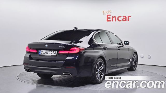 BMW 5-Series G30 520i M Sport - фото 1