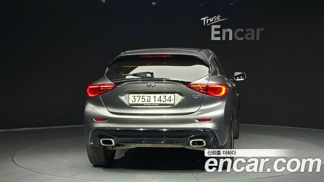Infiniti Q30 2.0 Essential - фото 3